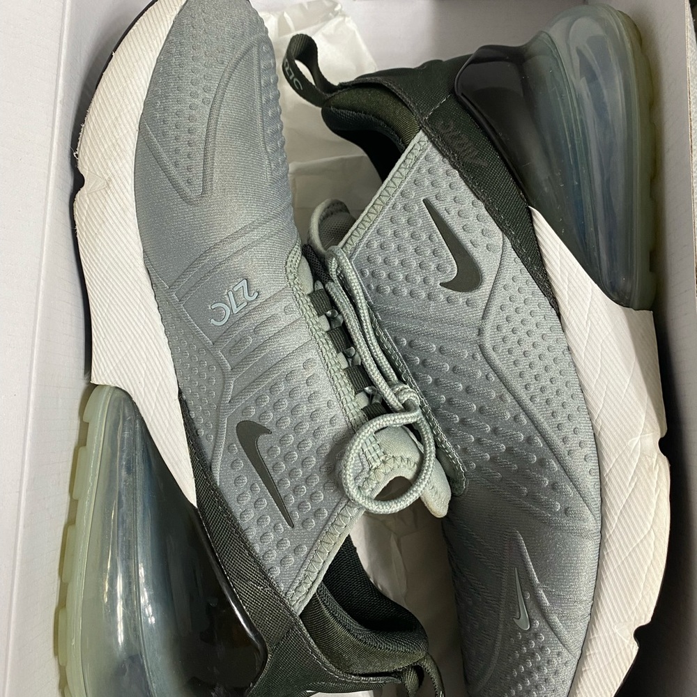 Nike Air Max 270